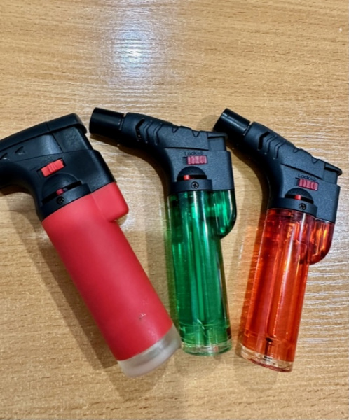 Зажигалка газовая Китай ТРАНСП. КОМПАНИЯМИ НЕ ОТПРАВЛЯЕМ (1/12) оптом Зажигалка газовая Китай ТРАНСП. КОМПАНИЯМИ НЕ ОТПРАВЛЯЕМ (1/12) оптом