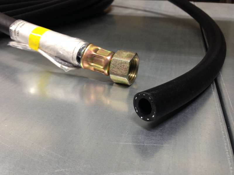 Рукав соединит  д/газ. баллонов резиновый 1/2  - 1,57 м  чёрный оптом